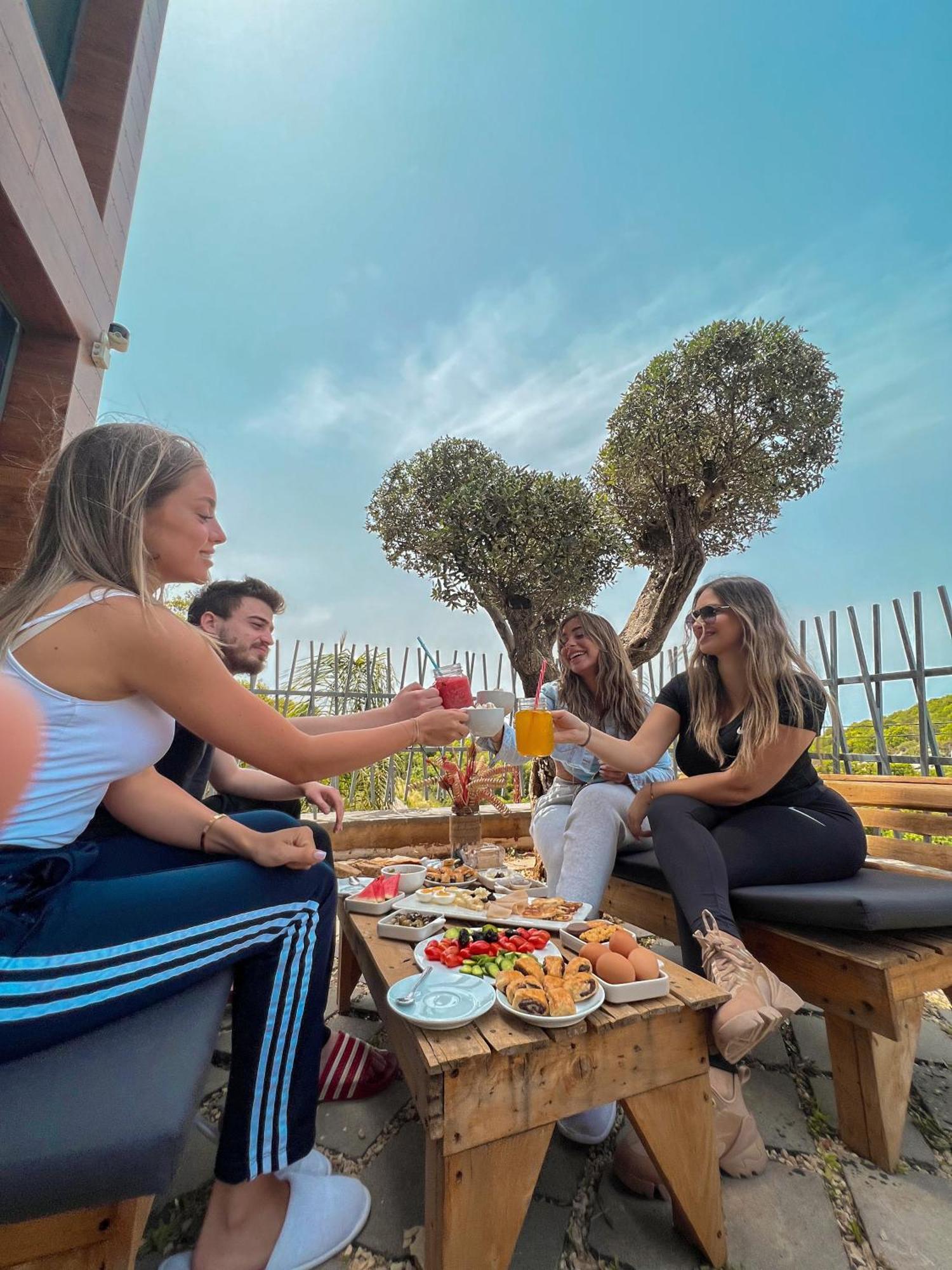 Grey Escape Apartments Qalhat Bagian luar foto